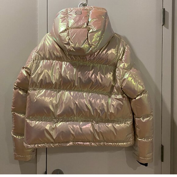 ARITZIA THE SUPER PUFF™ SHORTY | iridescent pink -- SILVER BIRCH | SIZE L - Picture 3 of 8